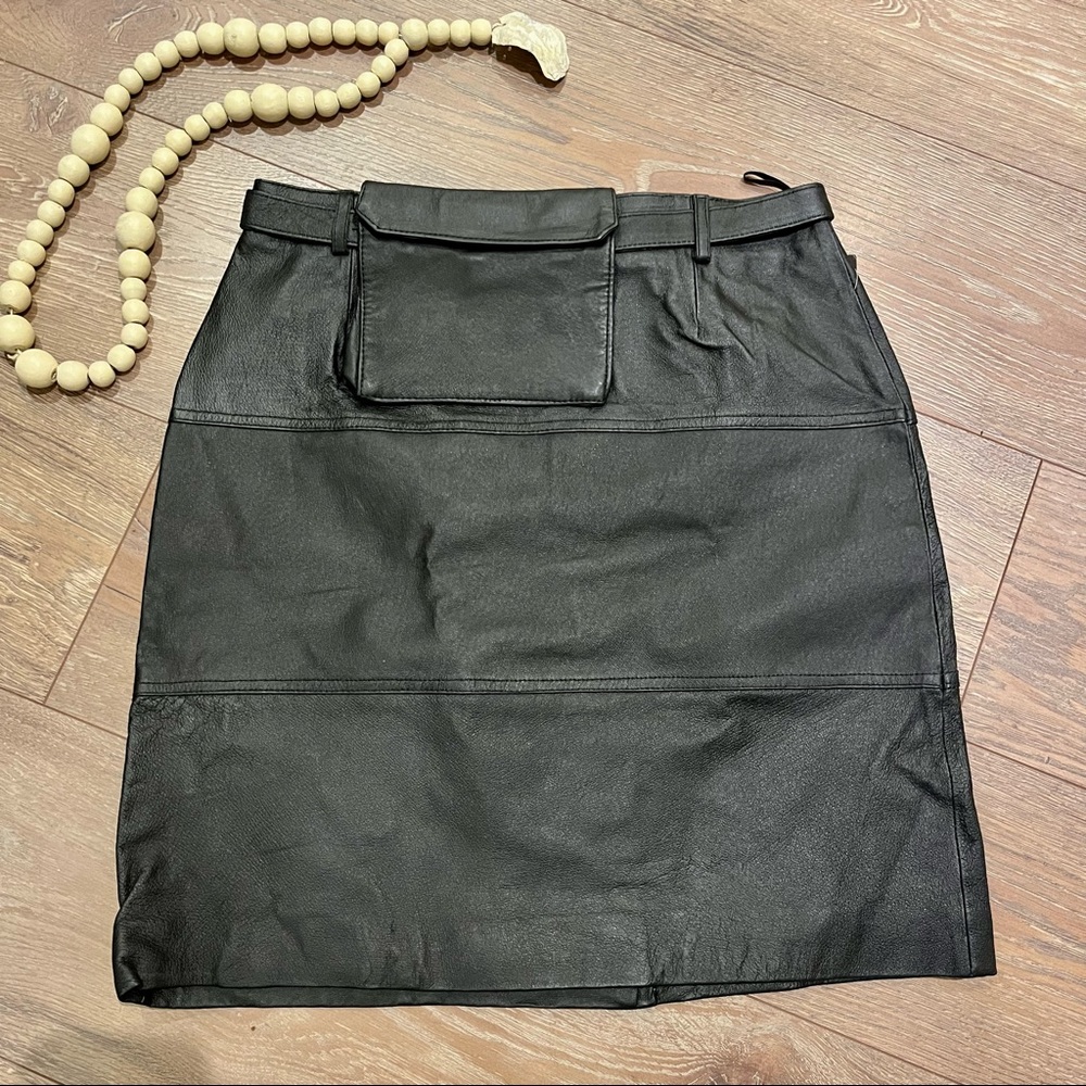 NWT Genuine Leather Black mini skirt with pouch , Sz 11